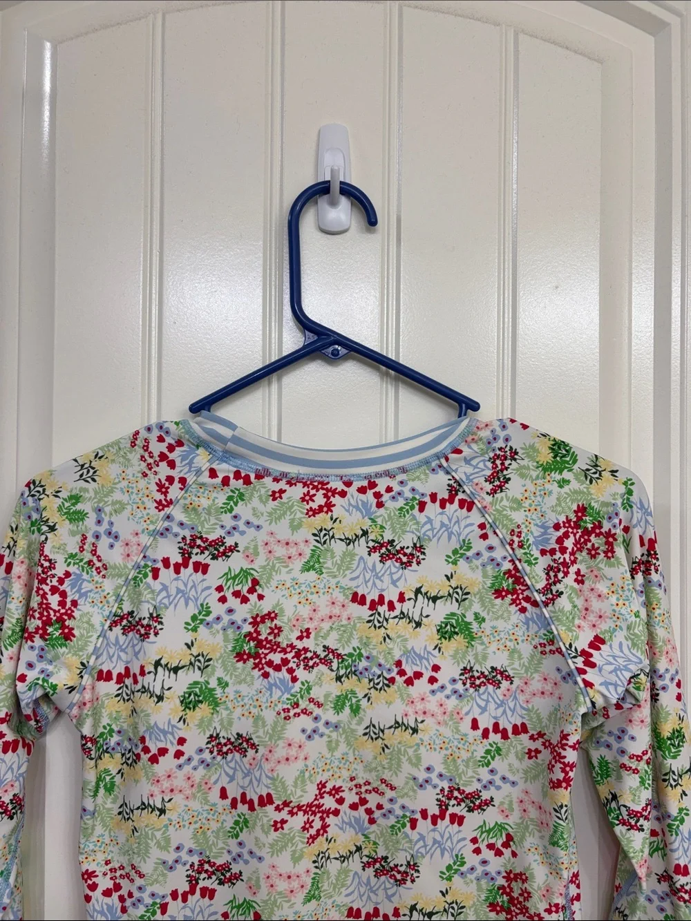 Hanna Andersson Kids Floral Rashguard - White with Red, Green, Blue Accents